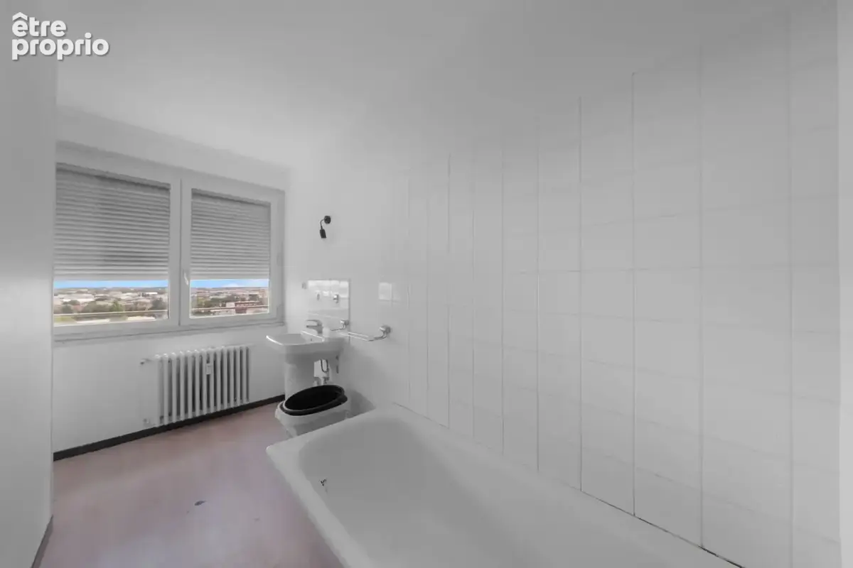Vaste appartement T5 (106 m2) à rénover avec balcons et vue panoramique - Chenôve - photo 12