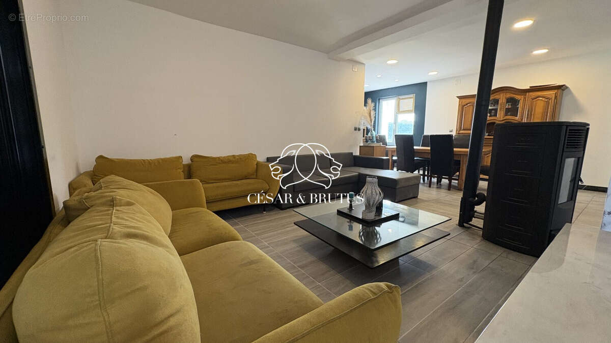 Appartement 232 m² à Le Monastier-Sur-Gazeille  - photo 4