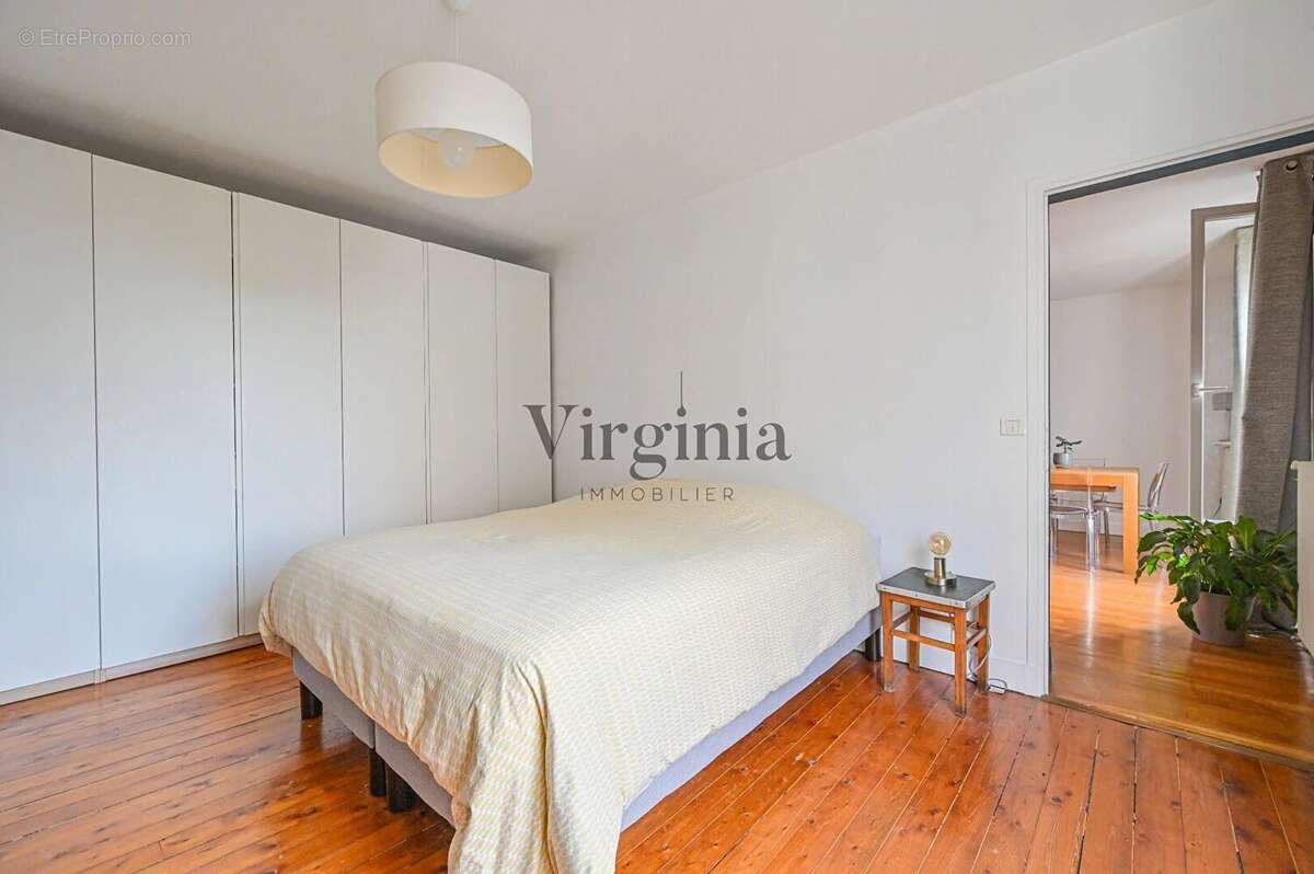 Appartement à CHARENTON-LE-PONT