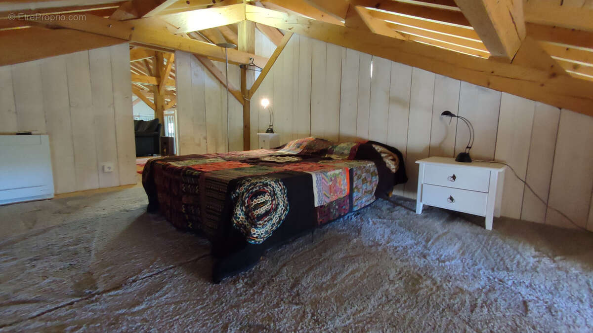 Maison à MONTAIGU-DE-QUERCY