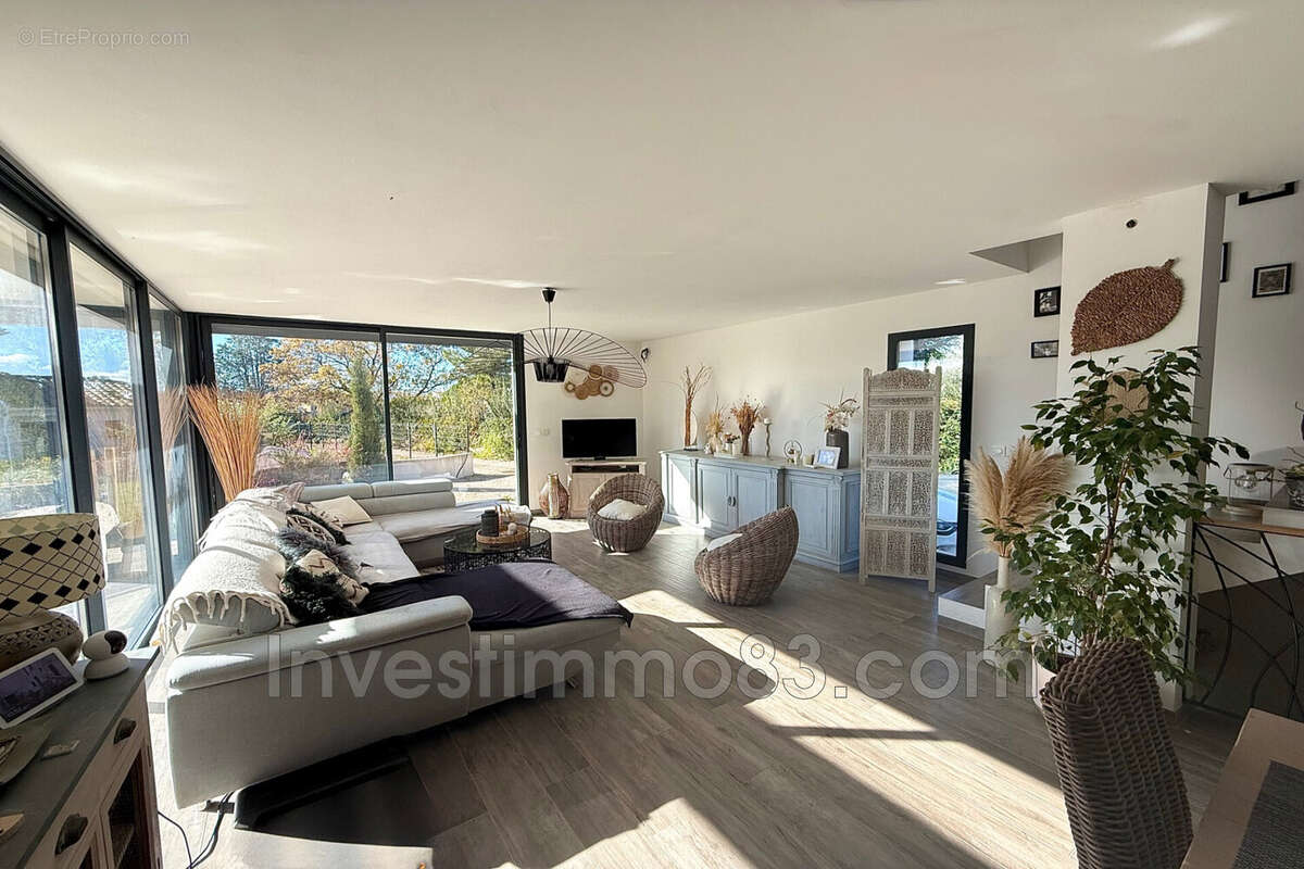 Maison à POURRIERES