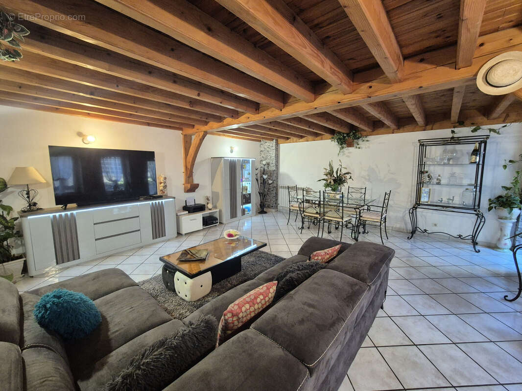 Maison à LA ROCHE-BLANCHE