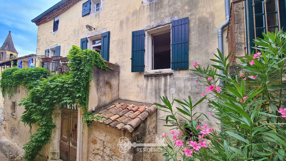 Maison à SAINTE-ANASTASIE