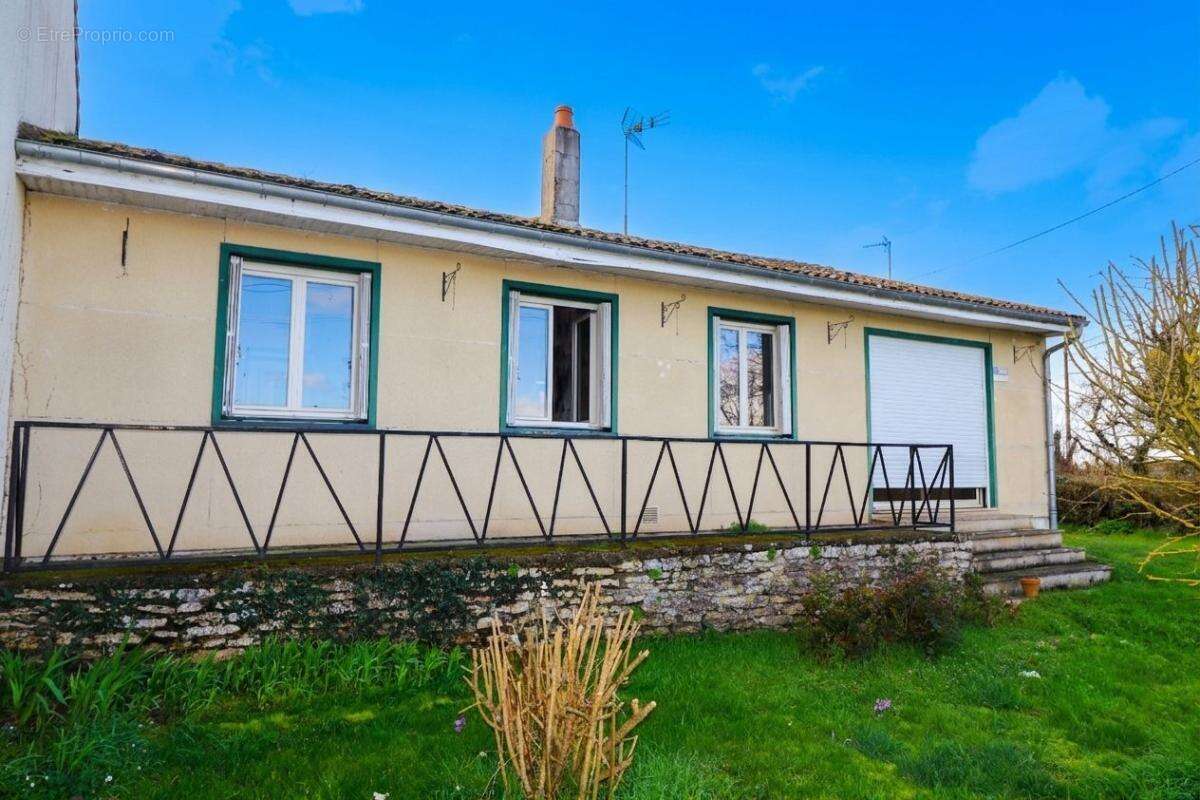 Maison à DONZY
