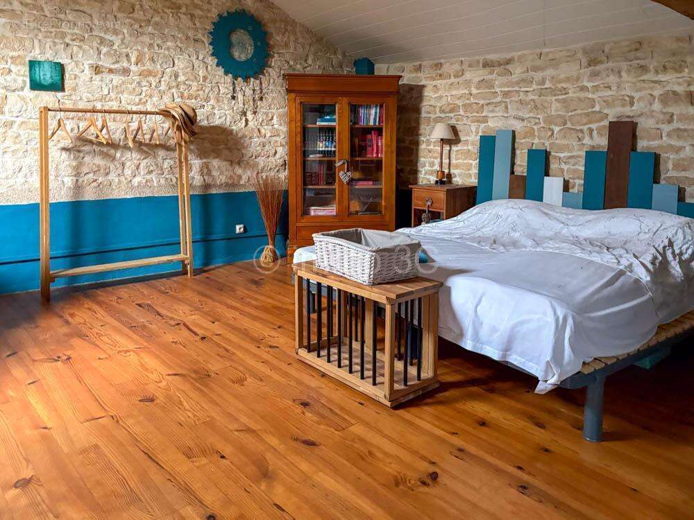 Maison à CHEF-BOUTONNE