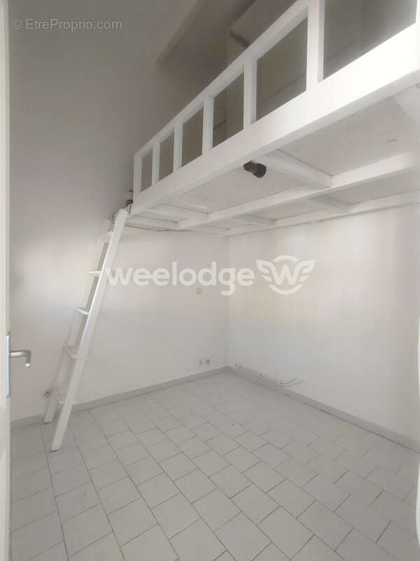 Bureau avec mezzanine - Appartement à CAVAILLON