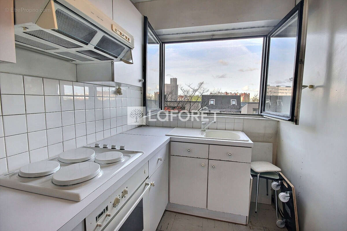 Appartement à COURBEVOIE