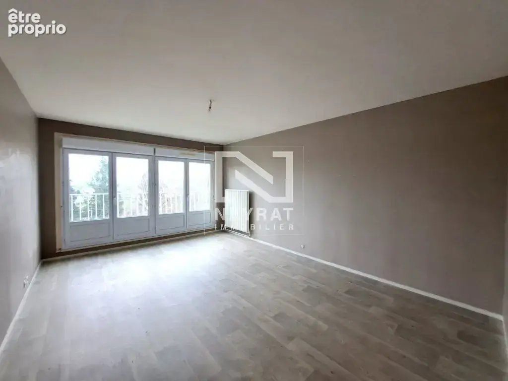 Appartement 3 pièces 64 m² à vendre à Luzy (58170) - photo 2