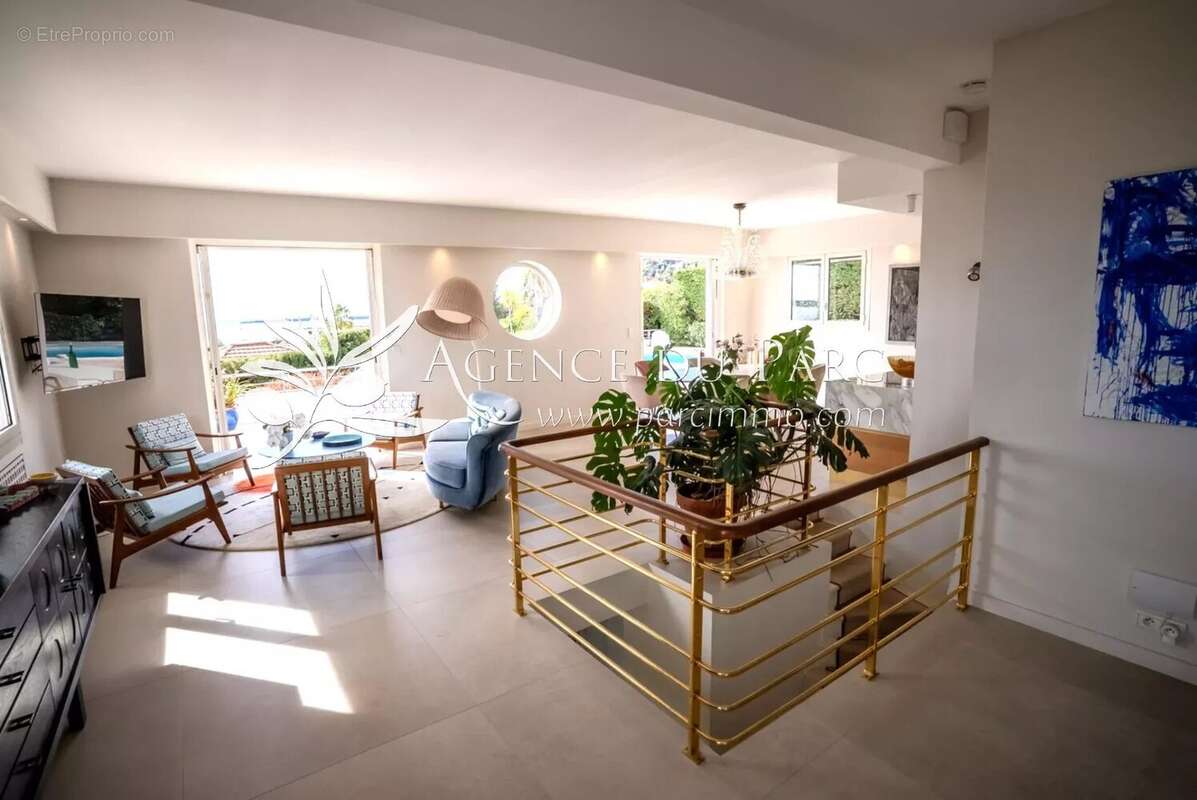 Maison à VALLAURIS