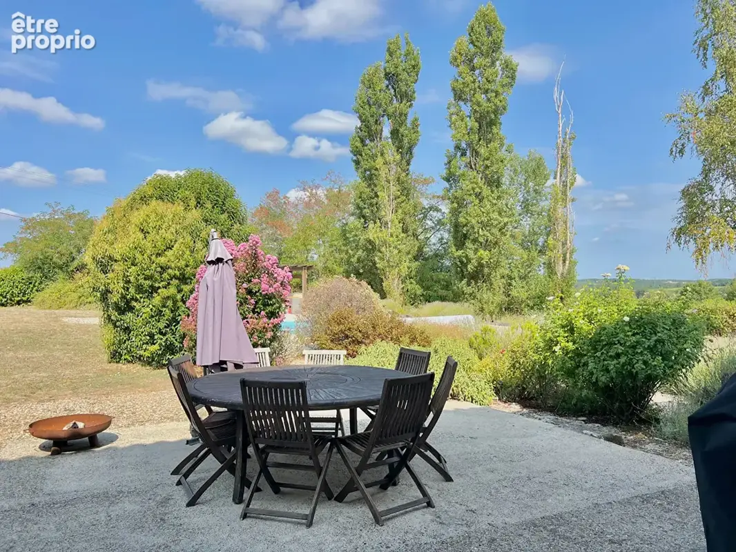 Élégante propriété familiale avec piscine dans un cadre paisible - photo 3