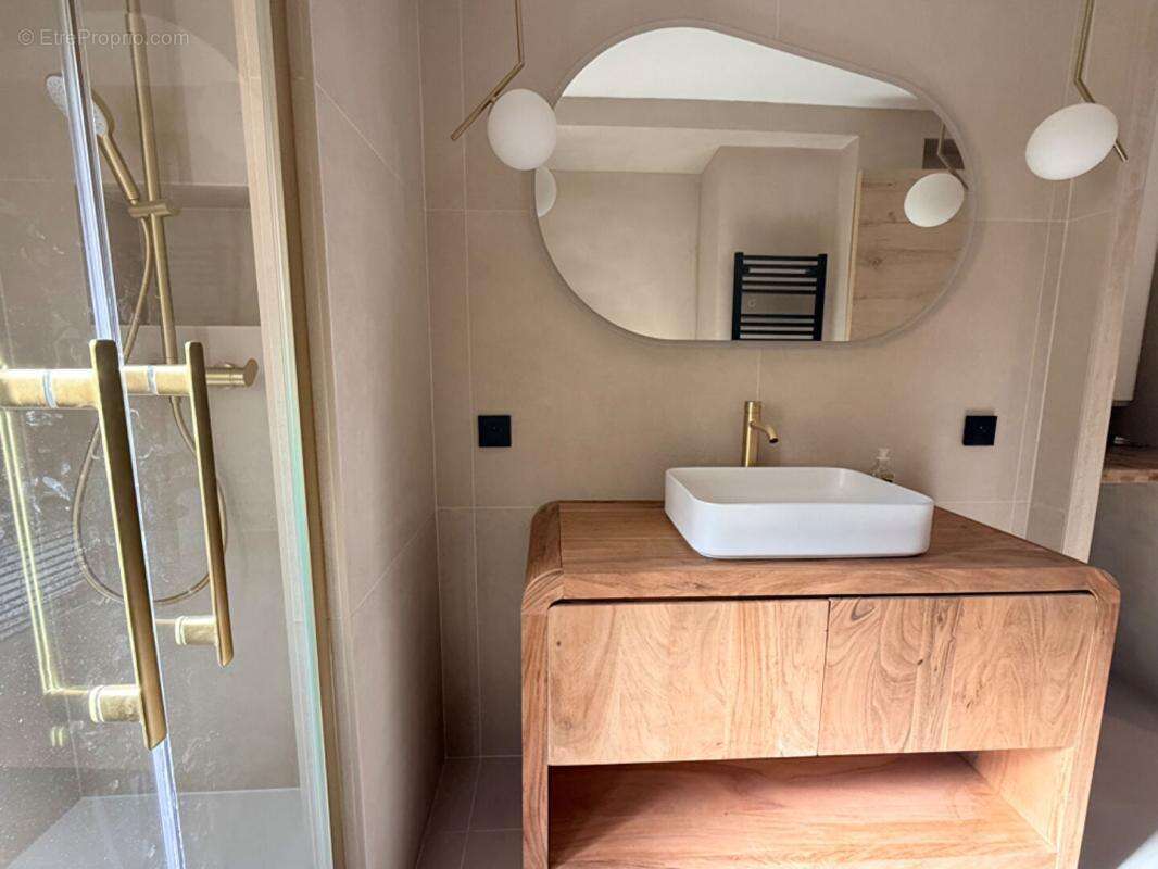 Appartement à SIX-FOURS-LES-PLAGES
