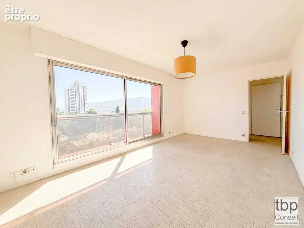 MARSEILLE TIMONE - Grand T2 avec balcon et cave - photo 2