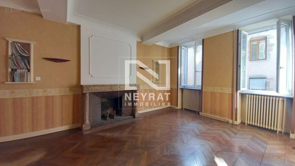 Appartement à ARNAY-LE-DUC