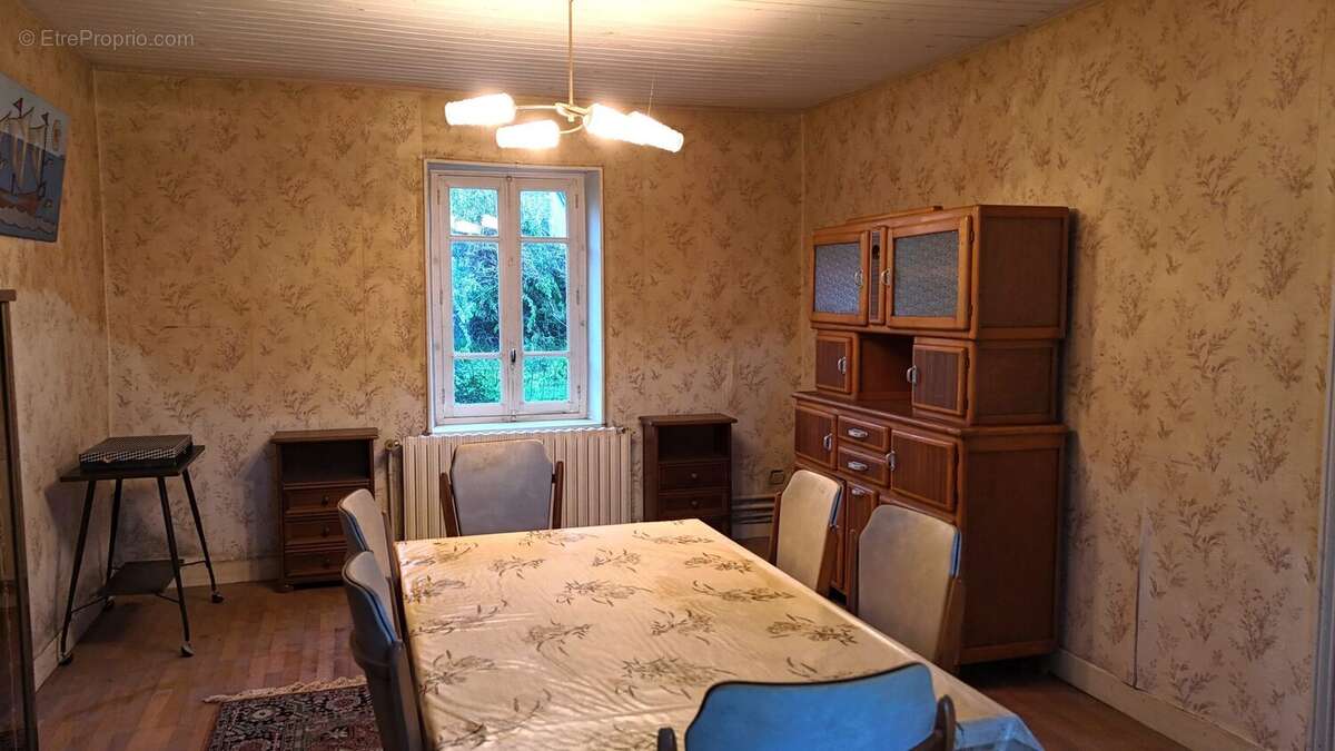 Maison à ECHASSIERES