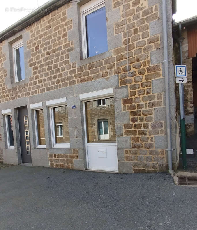 Maison à LA BAZOUGE-DU-DESERT