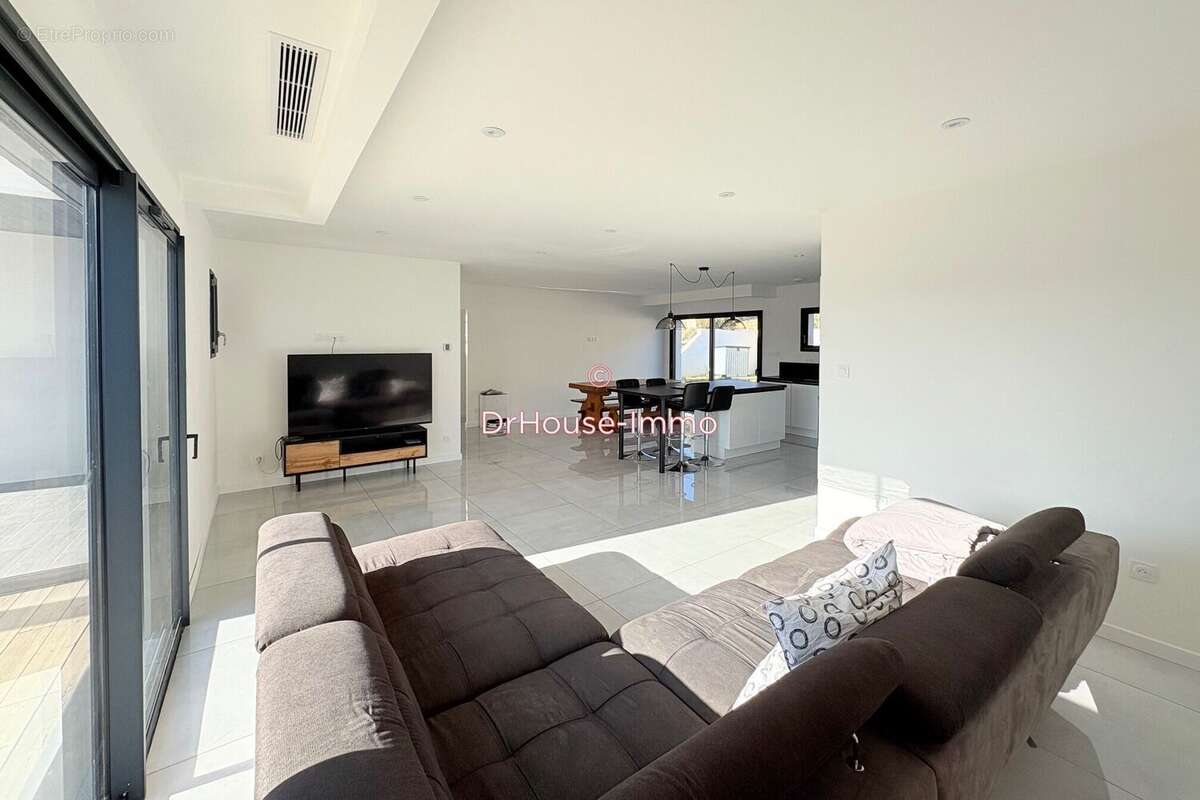 Maison à COUFFOULENS