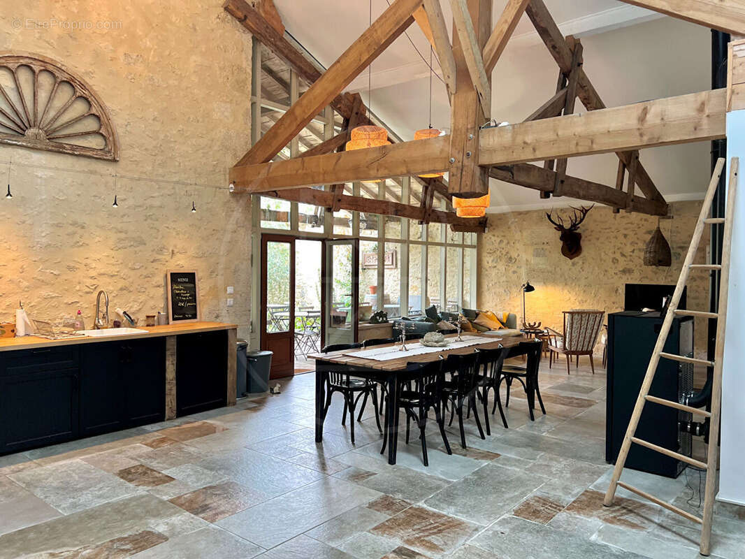 Maison à SAINT-EMILION