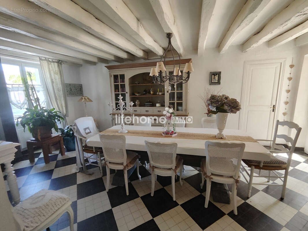 Maison 312 m² à Nohant-Vic  - photo 2