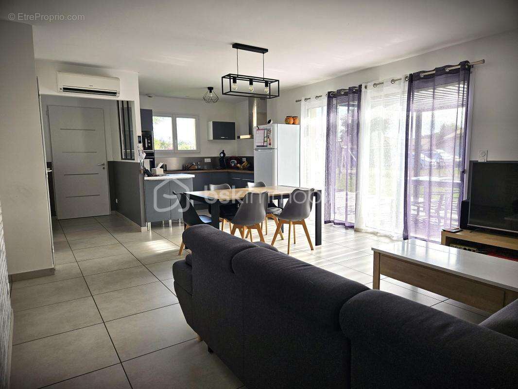 Maison à PARENTIS-EN-BORN