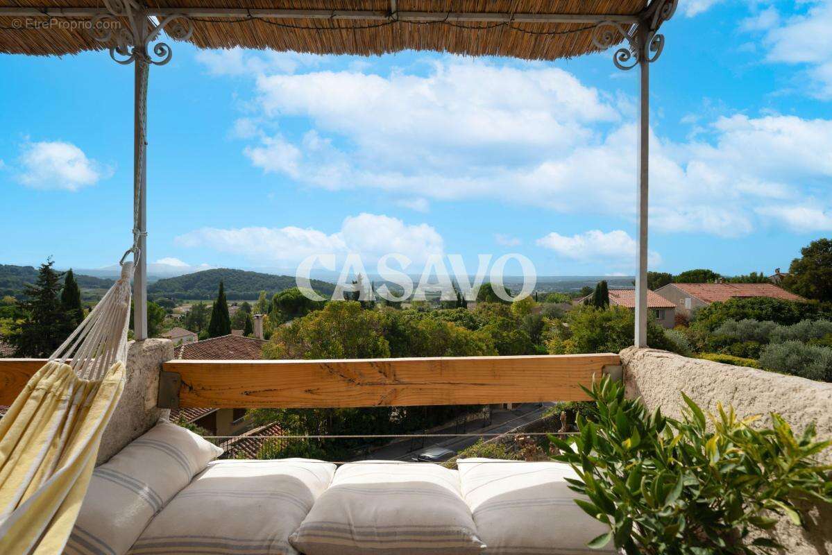 Appartement à EGUILLES