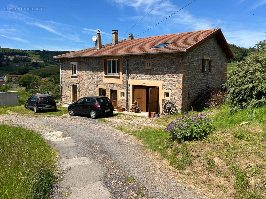 Maison à COURS-LA-VILLE