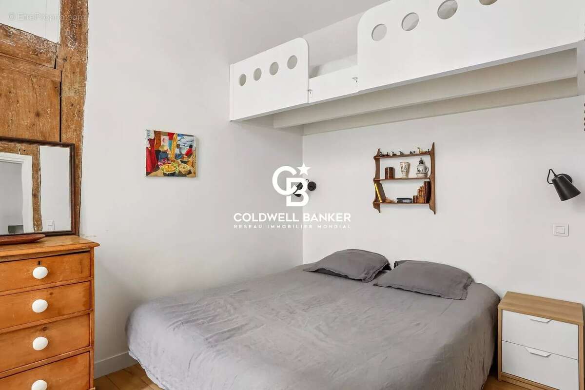 Appartement à PARIS-7E