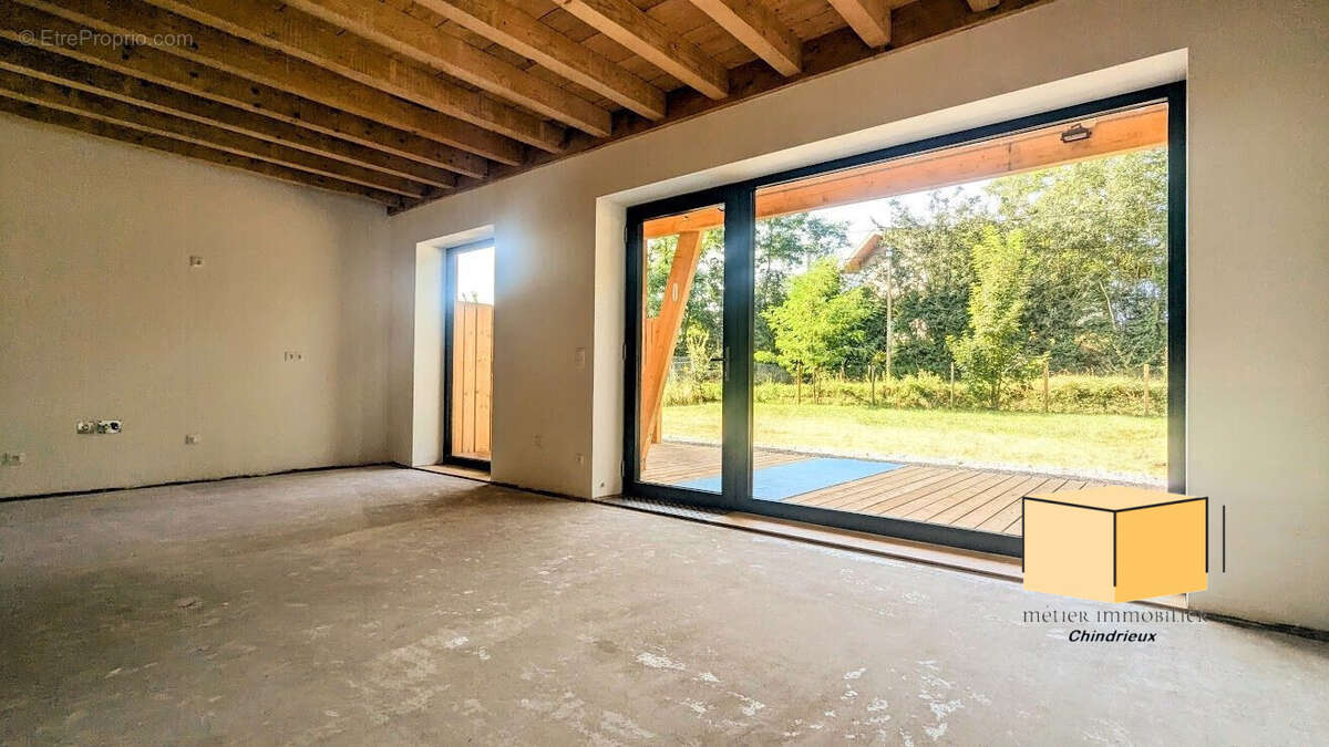 Appartement à CEYZERIEU