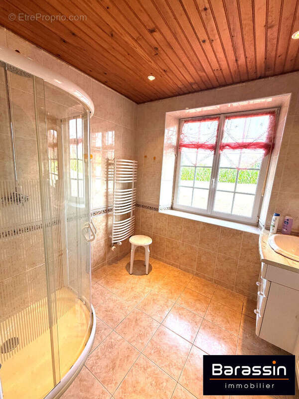 Maison 218 m² à Monthuchon  - photo 6