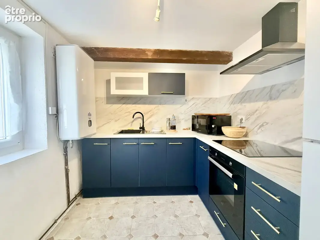 Maison en pierre rénové avec jardin à côté - photo 3