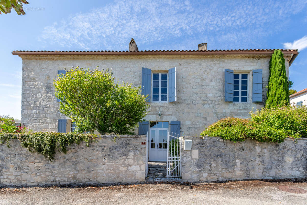 Maison en pierre avec annexe, piscine et jardin - photo 17