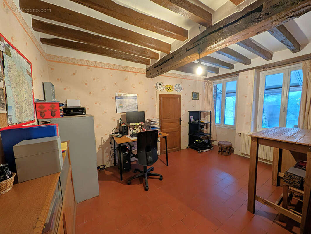 Maison à AILLANT-SUR-THOLON