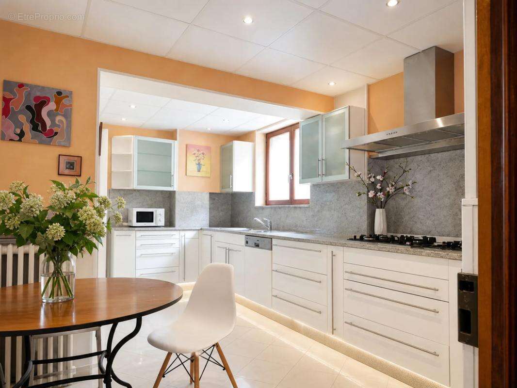 Maison de 8 pièces de 235 m² à Brunstatt-Didenheim - photo 7