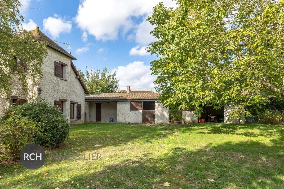 Maison à HOUDAN