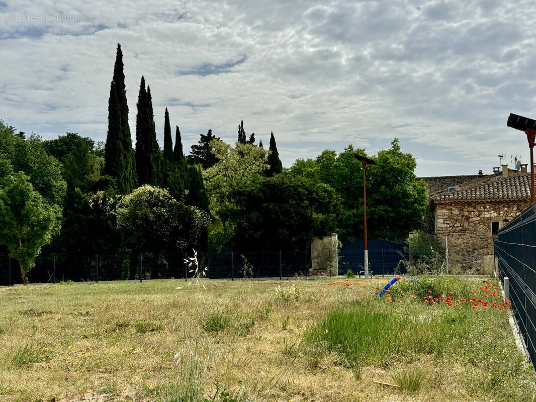 Terrain à UZES
