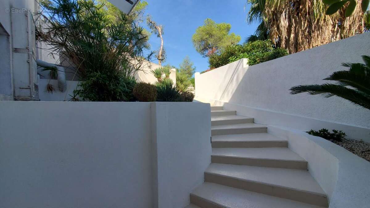 Appartement à VILLENEUVE-LOUBET