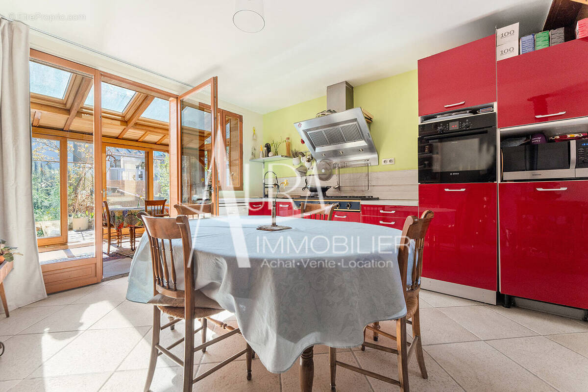 8 SENTES DES CORNETTES  93260 LES LILAS (6) - Maison à LES LILAS