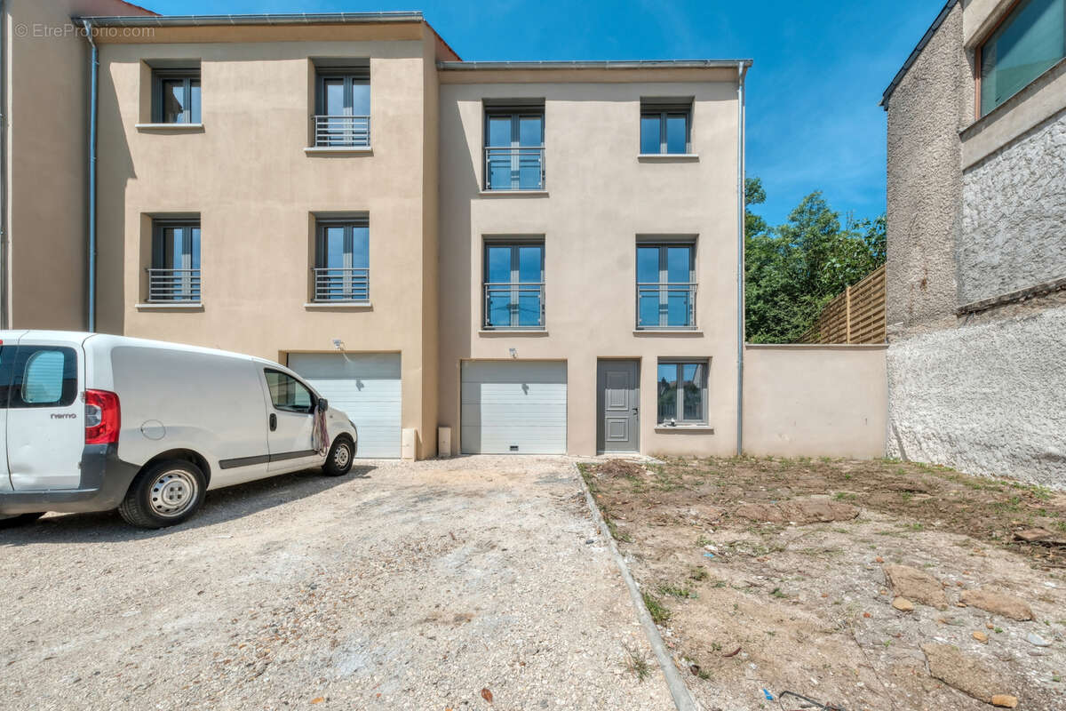 Maison à LIMOURS