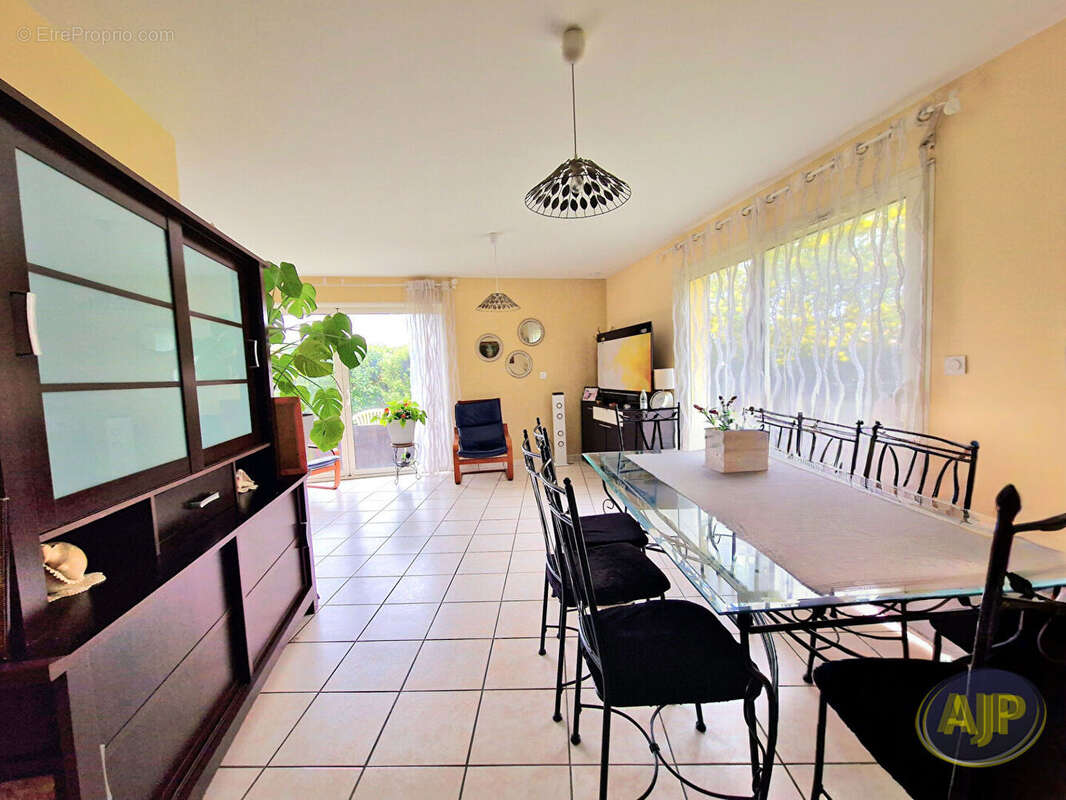 Maison à PARENTIS-EN-BORN