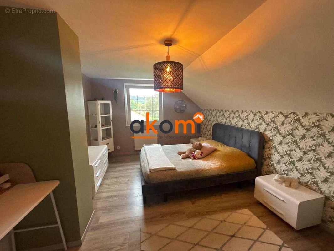 Maison à LA HOUSSIERE