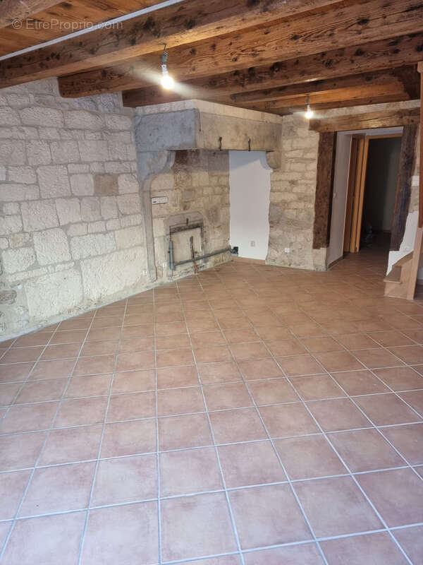 Maison à CHAMPAGNE-EN-VALROMEY