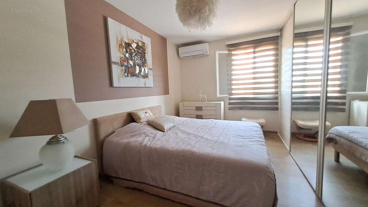 Villa Arles T 5/6  de 165 m²  avec Jardin - photo 10