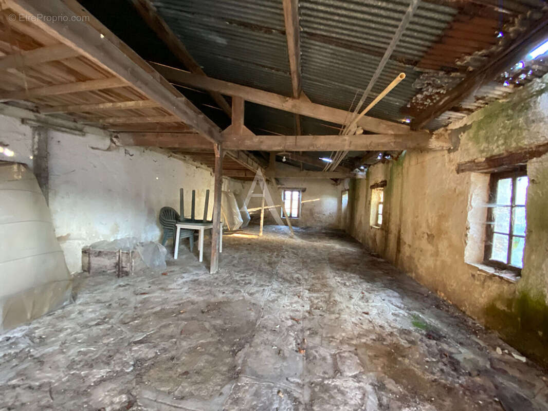 Maison à SAINT-ETIENNE-DE-MER-MORTE