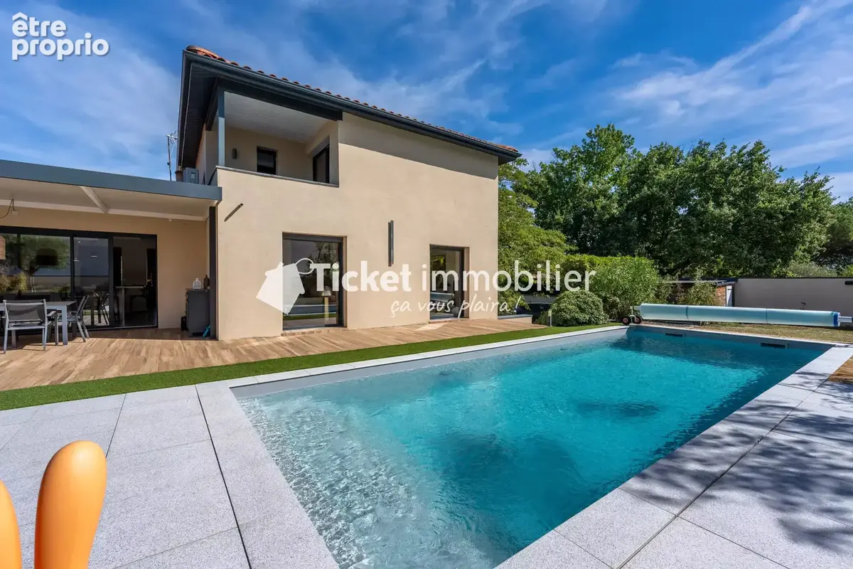 Villa 7 pièces de 304,16m2 avec piscine, carport hors couloir aérien - photo 46