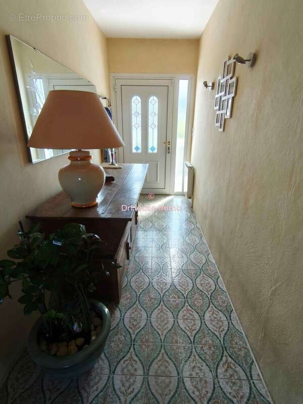 Maison 175 m² à Les Martres-De-Veyre  - photo 4