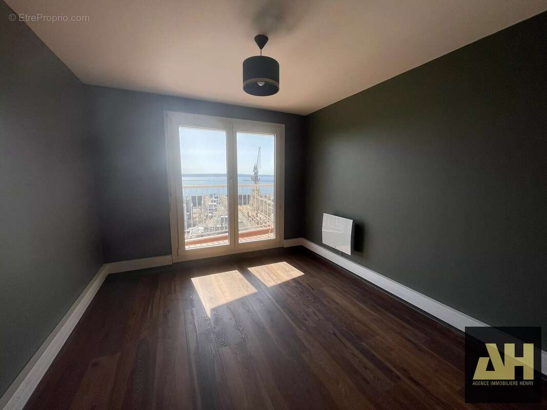 Exclusivité – appartement d'exception - vue mer panoramique - ascenseur privatif - 5 chambres - parkings - photo 10