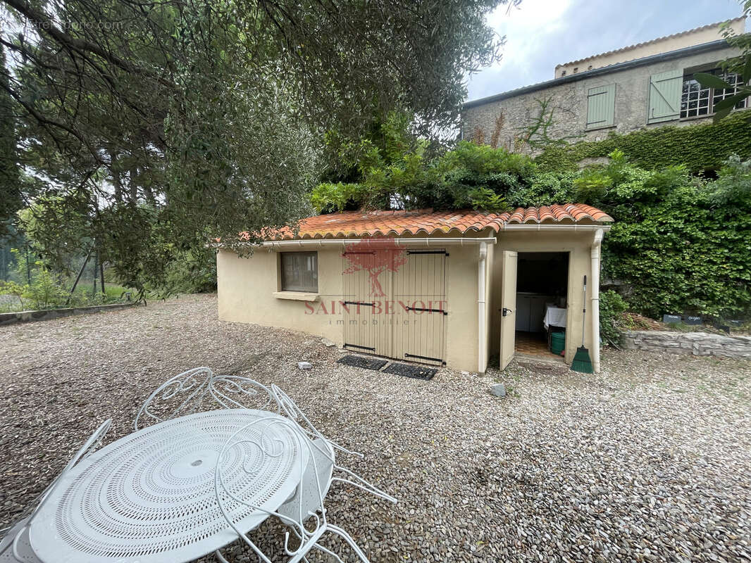 LE POUGET Propriété Agricole de 21143 m2 avec tennis et piscine et terrain de pétanque. - photo 14