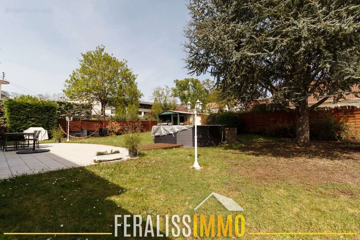 Maison à NEUVILLE-SUR-OISE