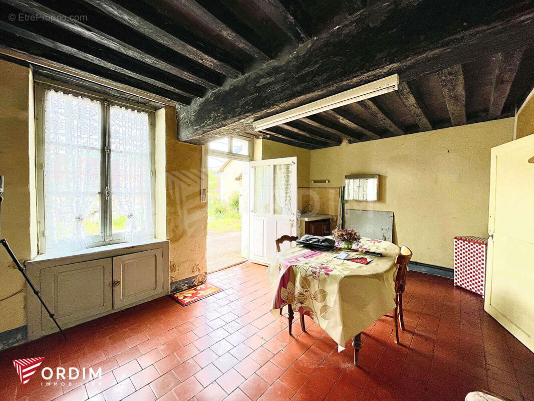 Maison à SAINT-SAUVEUR-EN-PUISAYE