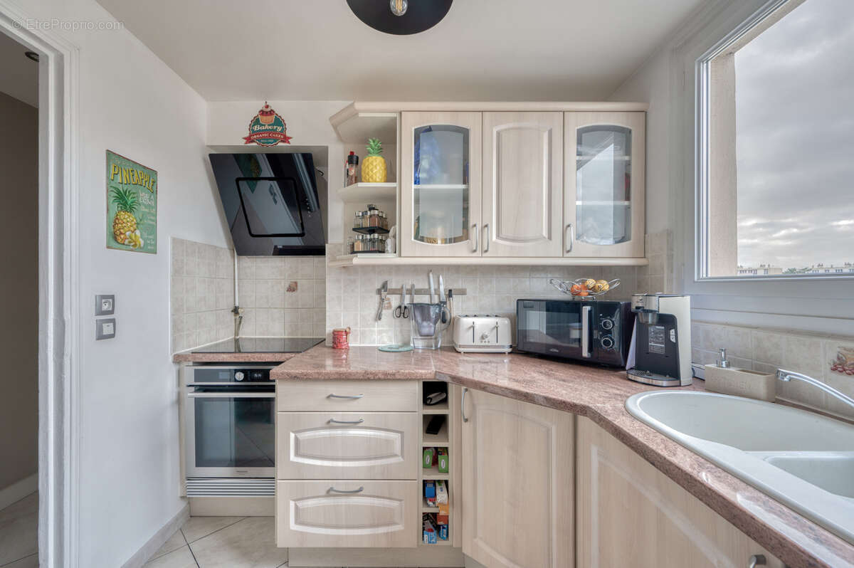 Appartement à LES CLAYES-SOUS-BOIS