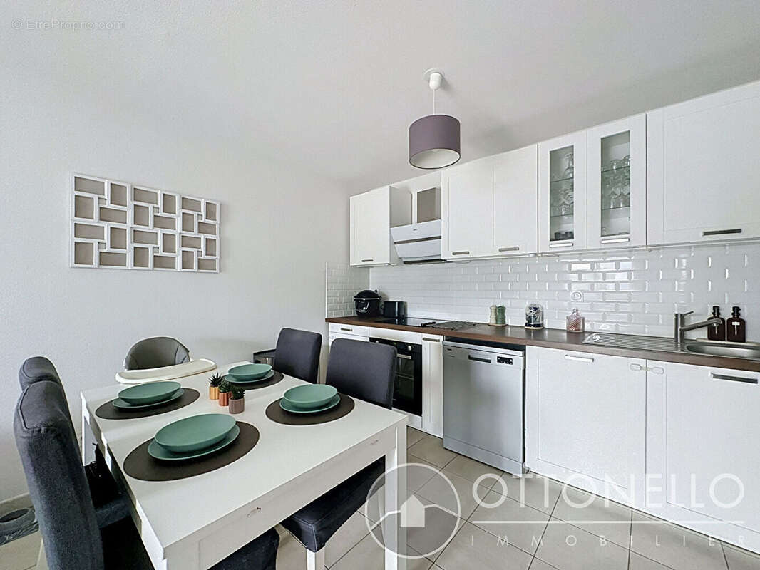 Appartement Roquebrune Sur Argens 3 pièce 56,70 m2 avec terrasse et parking en sous-sol - photo 4